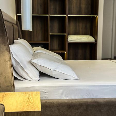 Alexander Rooms & Apartments ドゥラス エクステリア 写真
