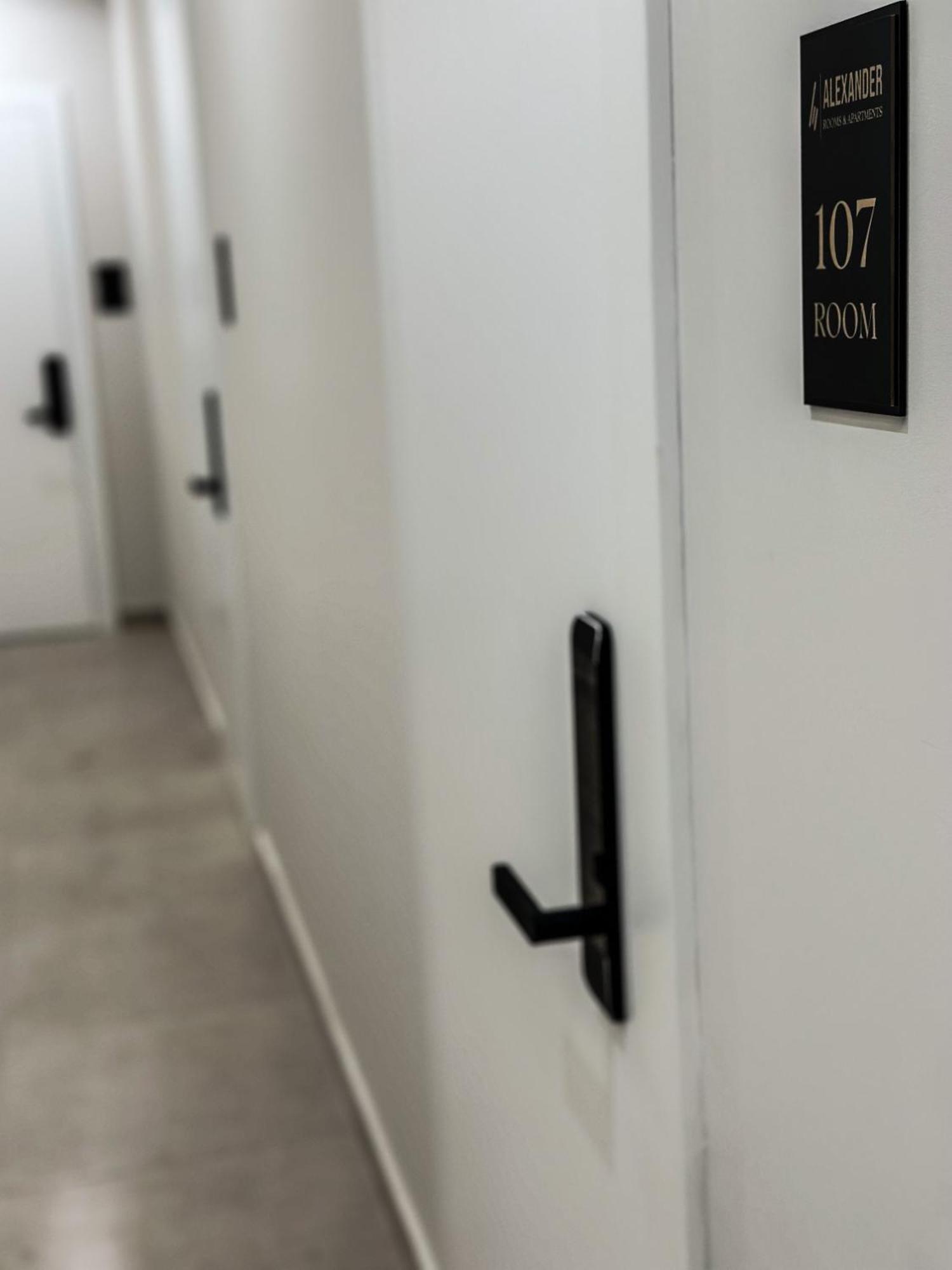 Alexander Rooms & Apartments ドゥラス エクステリア 写真