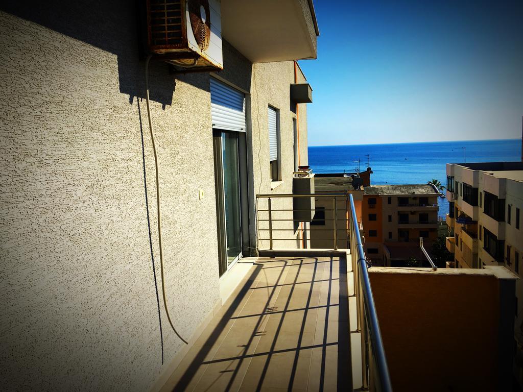 Alexander Rooms & Apartments ドゥラス エクステリア 写真