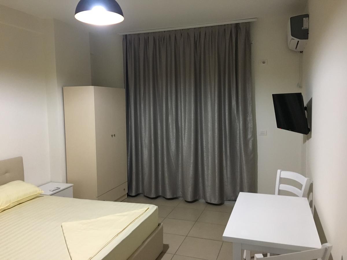 Alexander Rooms & Apartments ドゥラス エクステリア 写真